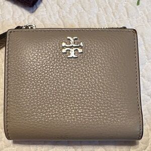 Tory Burch Pebbled Leather Bifold Wallet - Taupe Gray